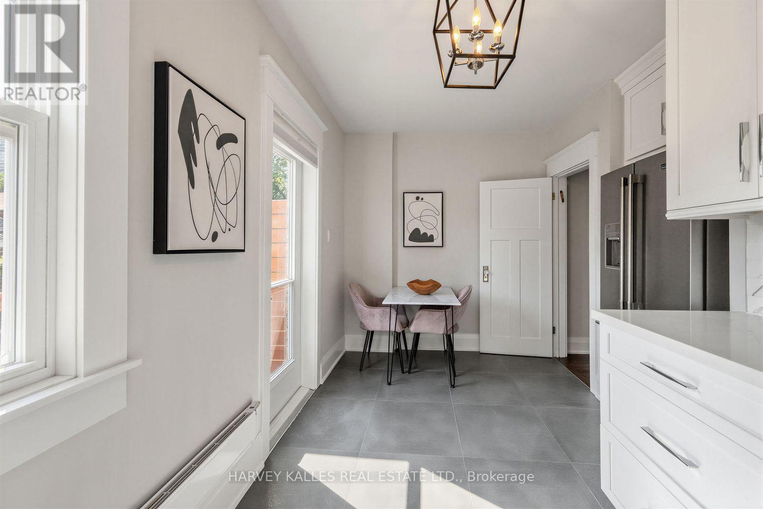 61 Appleton Avenue, Toronto, Ontario  M6E 3A4 - Photo 22 - C13668802