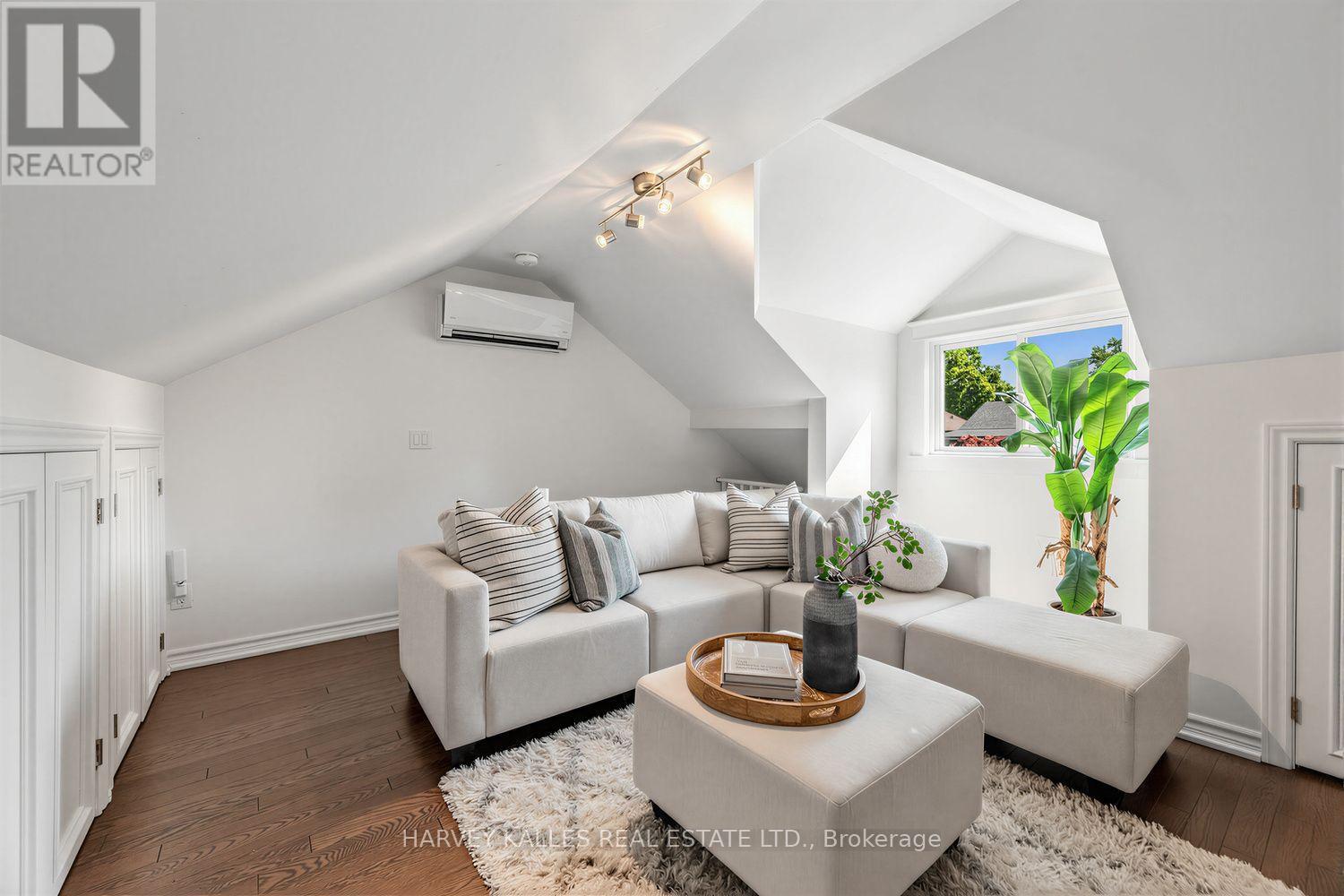 61 Appleton Avenue, Toronto, Ontario  M6E 3A4 - Photo 24 - C13668802