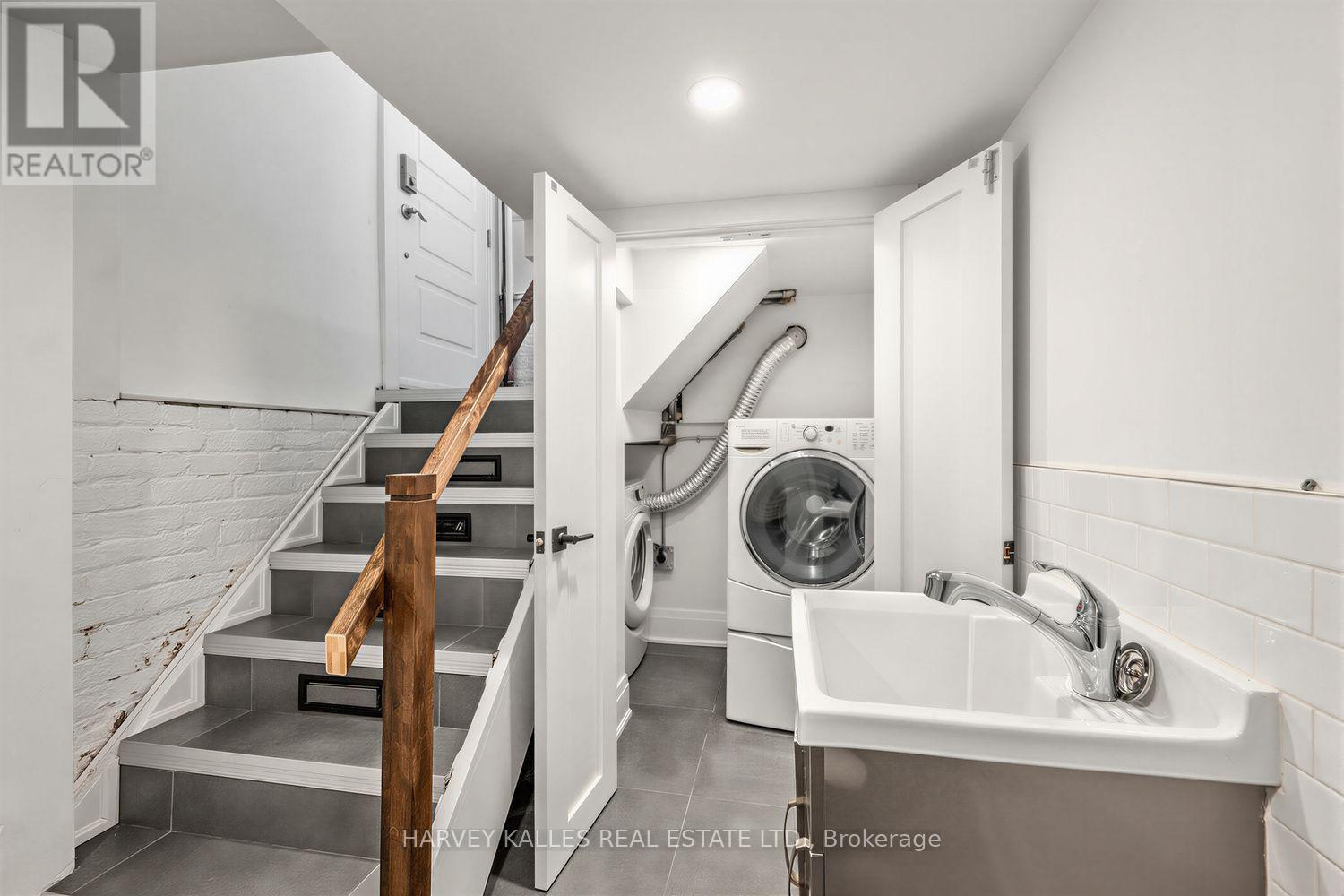 61 Appleton Avenue, Toronto, Ontario  M6E 3A4 - Photo 34 - C13668802