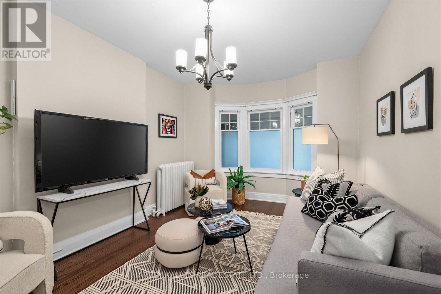 61 Appleton Avenue, Toronto, Ontario  M6E 3A4 - Photo 4 - C13668802