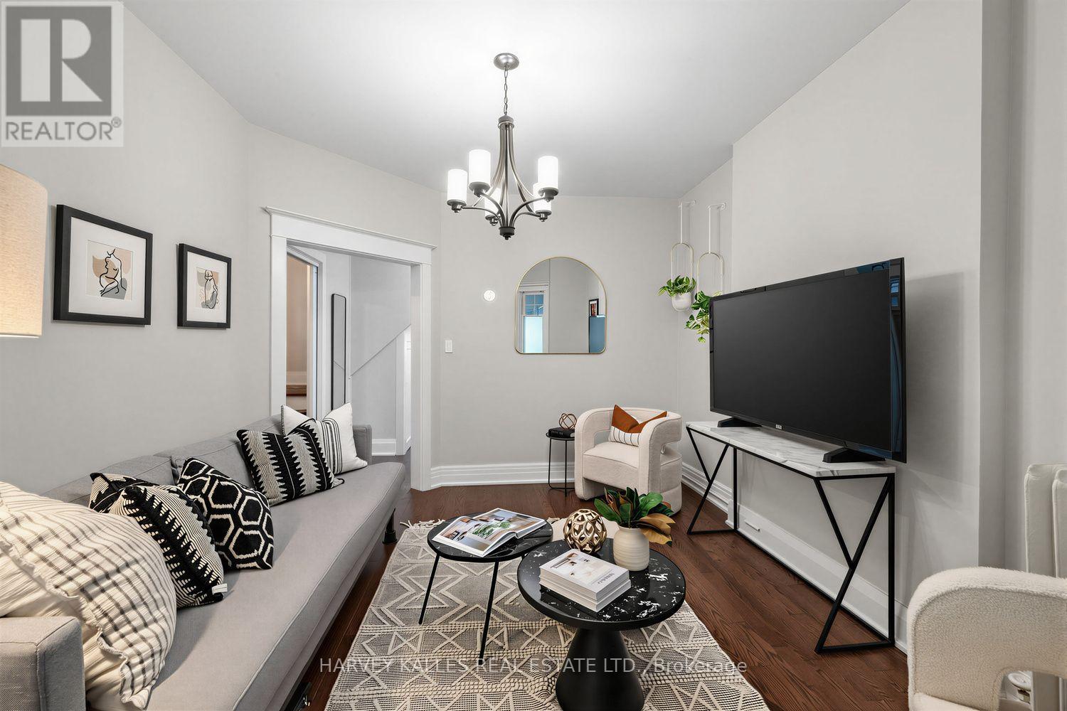61 Appleton Avenue, Toronto, Ontario  M6E 3A4 - Photo 6 - C13668802