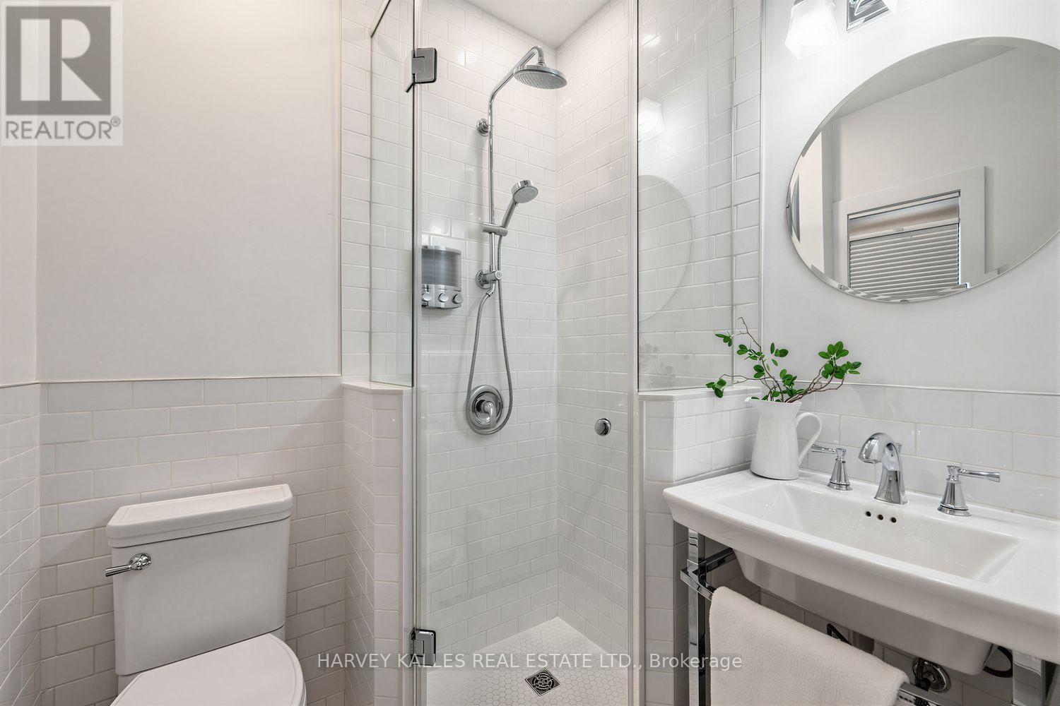 61 Appleton Avenue, Toronto, Ontario  M6E 3A4 - Photo 9 - C13668802