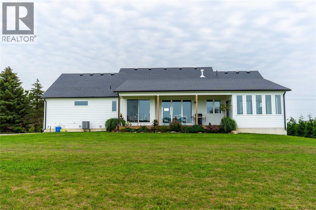 8049 Northville Road, Lambton Shores, Ontario  N0M 2N0 - Photo 42 - 26017518