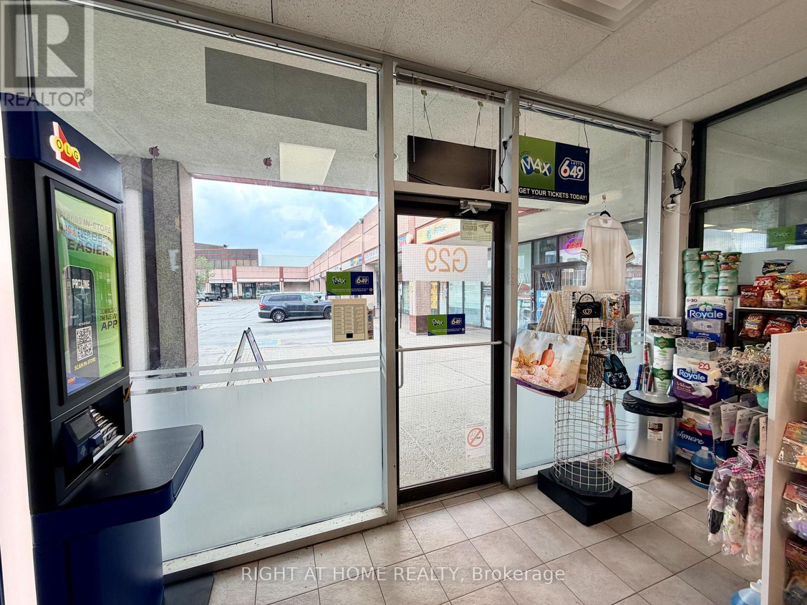 8 Glen Watford Drive, Toronto, Ontario  M1S 2C1 - Photo 6 - E13668686