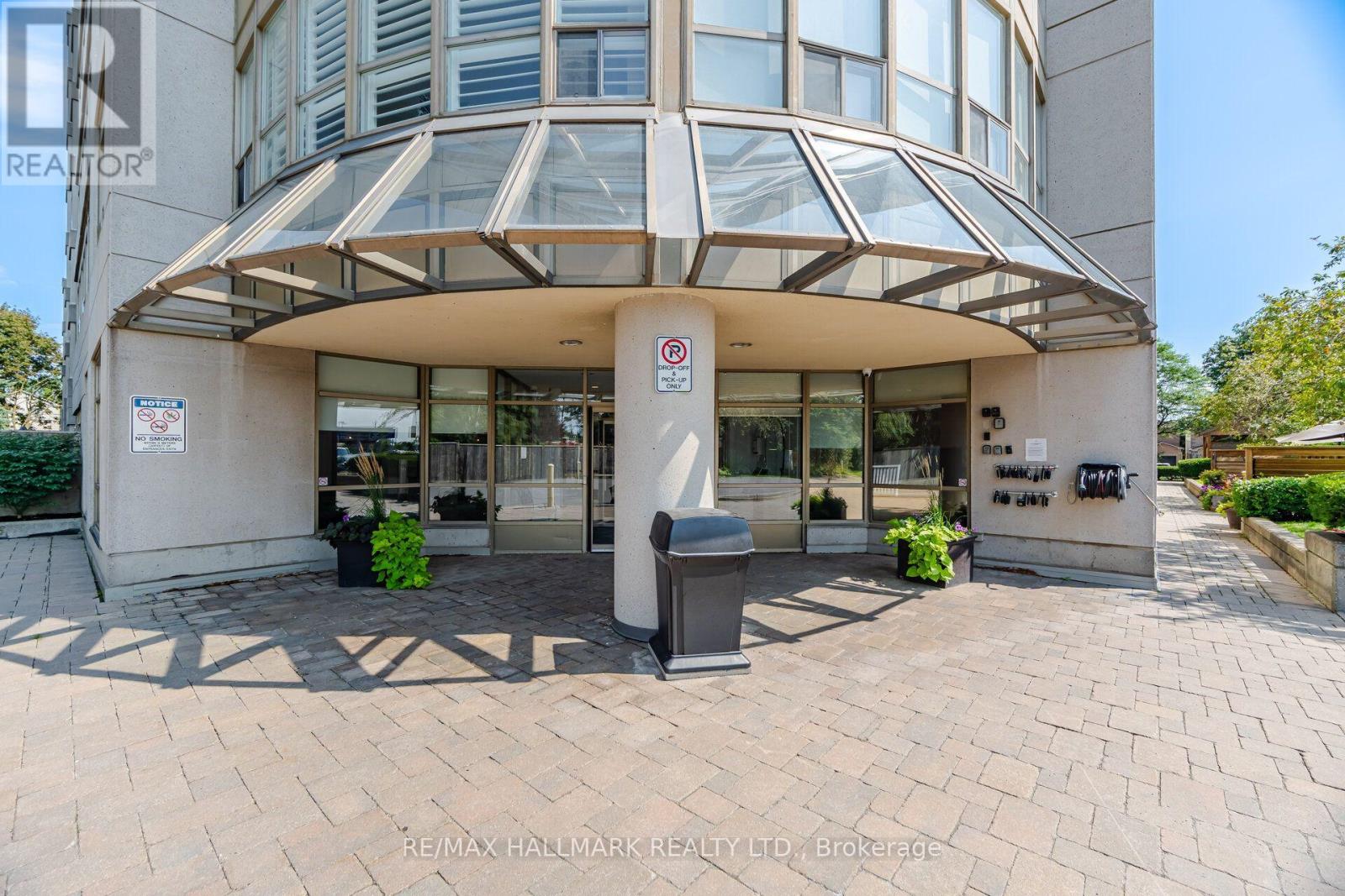 1005 - 712 Rossland Road E, Whitby, Ontario  L1N 9E8 - Photo 1 - E13668782