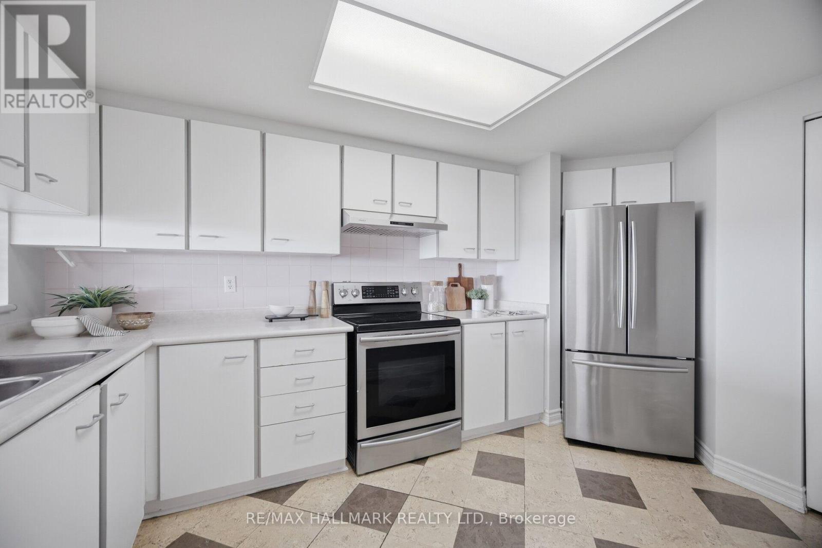 1005 - 712 Rossland Road E, Whitby, Ontario  L1N 9E8 - Photo 15 - E13668782