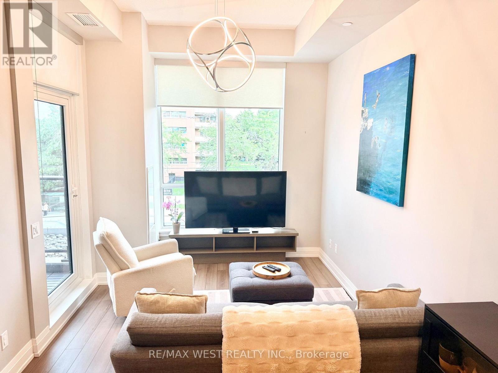210 - 3121 Sheppard Avenue E, Toronto, Ontario  M1T 0B6 - Photo 2 - E13668804