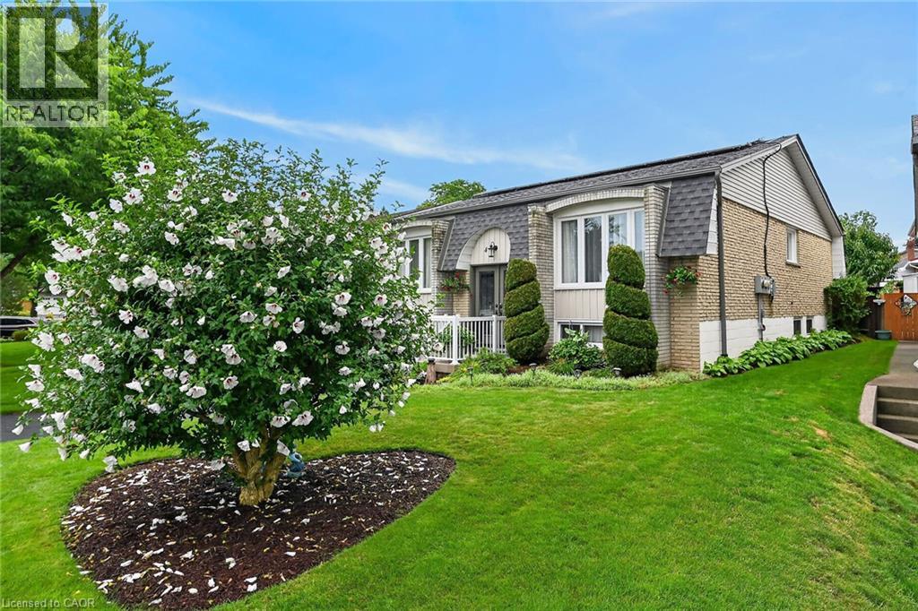49 Brookstream Court, Hamilton, Ontario  L8K 6J3 - Photo 2 - 40855469