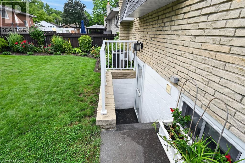 49 Brookstream Court, Hamilton, Ontario  L8K 6J3 - Photo 42 - 40855469