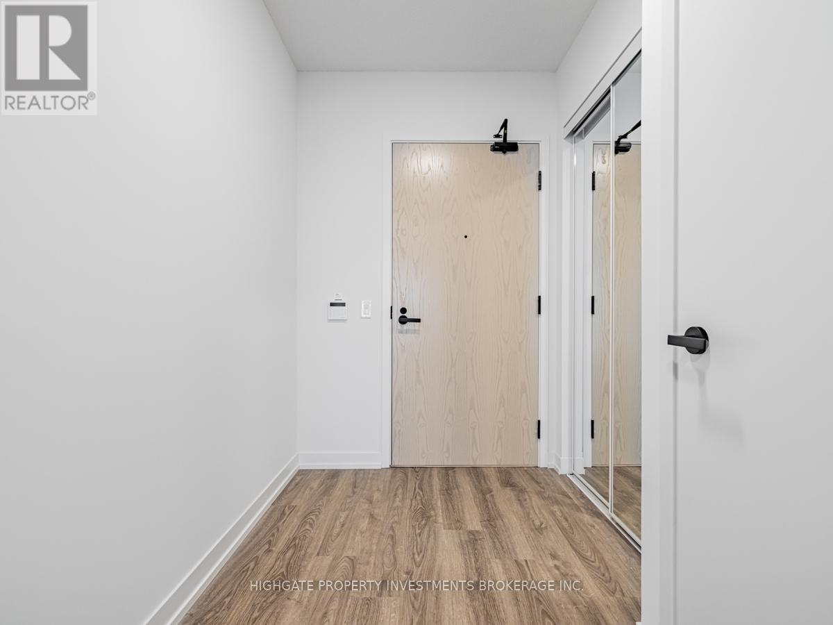 2011 - 195 Commerce Street, Vaughan, Ontario  L4K 5Z7 - Photo 2 - N13668658