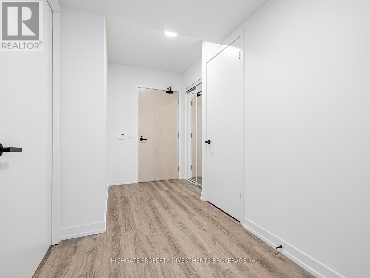2011 - 195 Commerce Street, Vaughan, Ontario  L4K 5Z7 - Photo 3 - N13668658