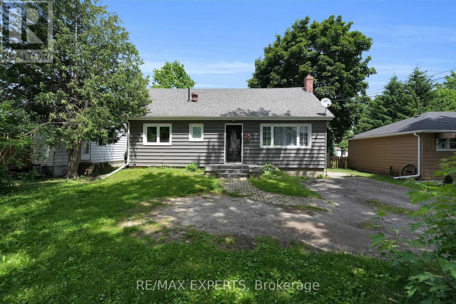 MAIN - 92 TUPPER STREET W