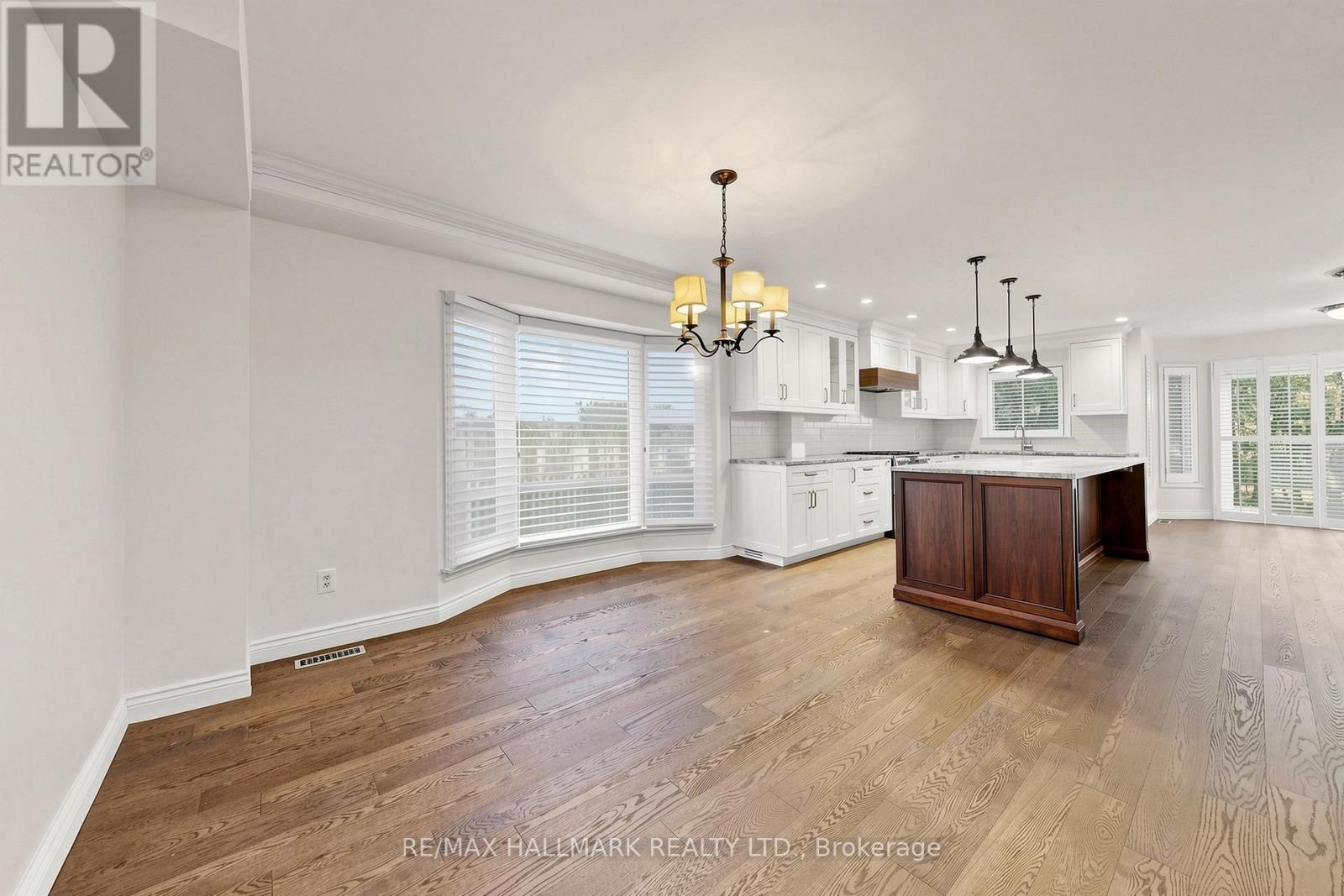 145 Old Surrey Lane, Richmond Hill, Ontario  L4C 6R9 - Photo 10 - N13668750
