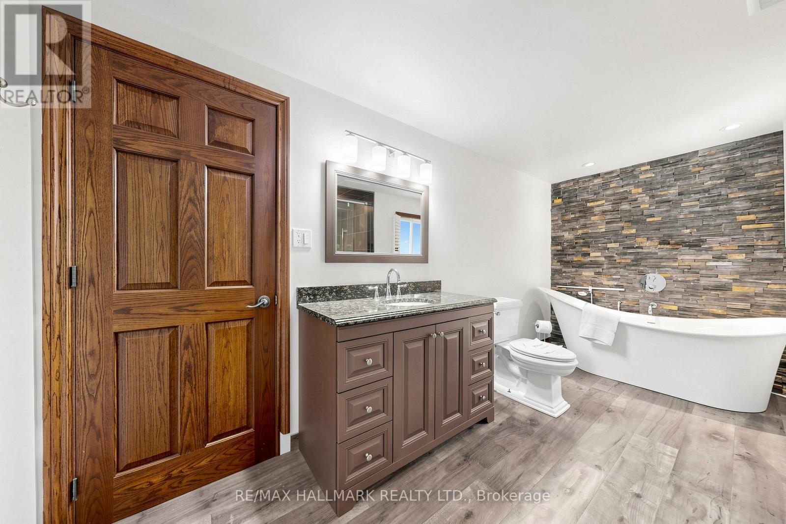 145 Old Surrey Lane, Richmond Hill, Ontario  L4C 6R9 - Photo 16 - N13668750