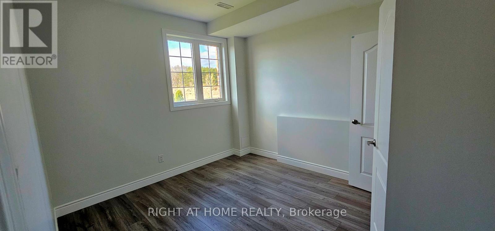 95 Bonnieglen Farm Boulevard, Caledon, Ontario  L7C 4B7 - Photo 8 - W13225974