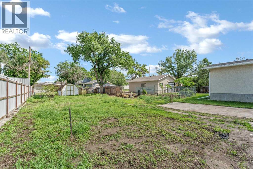 960 5 Street SE, Medicine Hat, Alberta  T1A 0P4 - Photo 36 - A2320291
