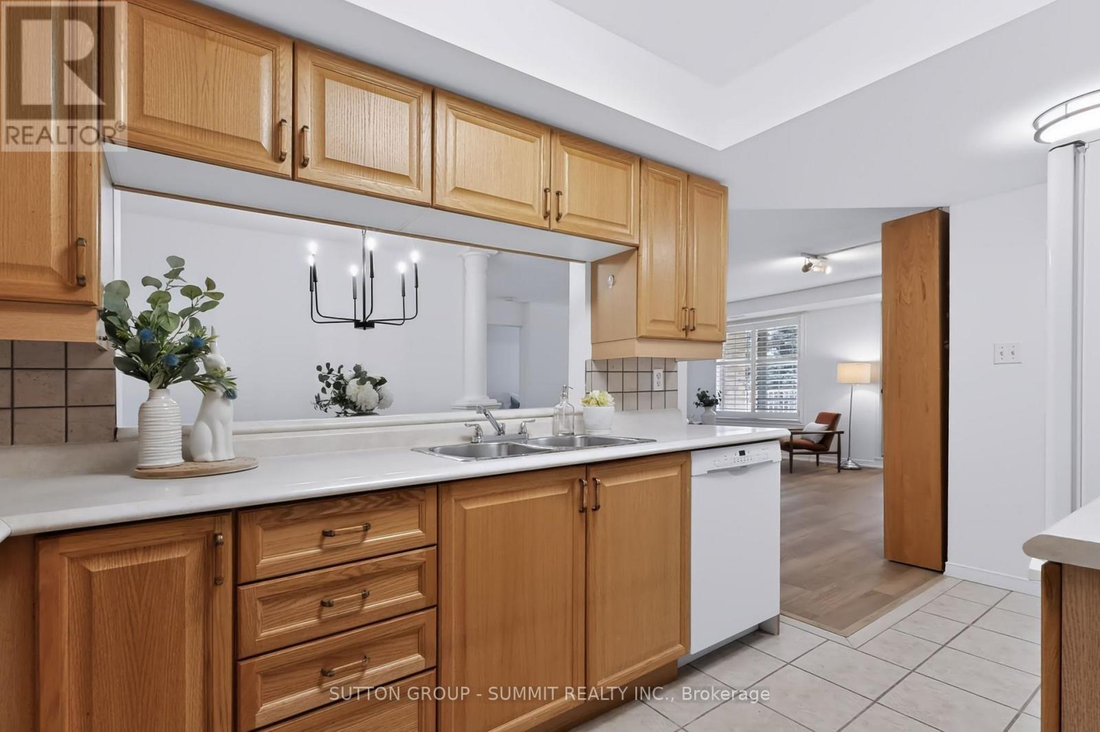 B205 - 216 Plains Road W, Burlington, Ontario  L7T 4K8 - Photo 14 - W13668656