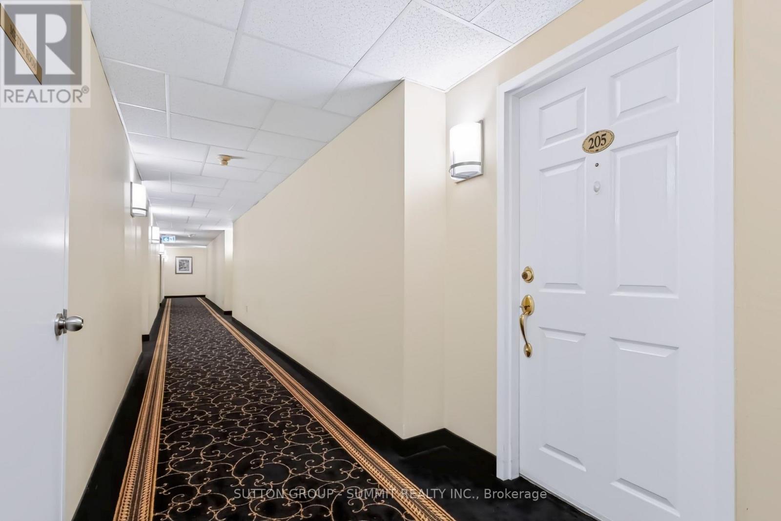 B205 - 216 Plains Road W, Burlington, Ontario  L7T 4K8 - Photo 3 - W13668656