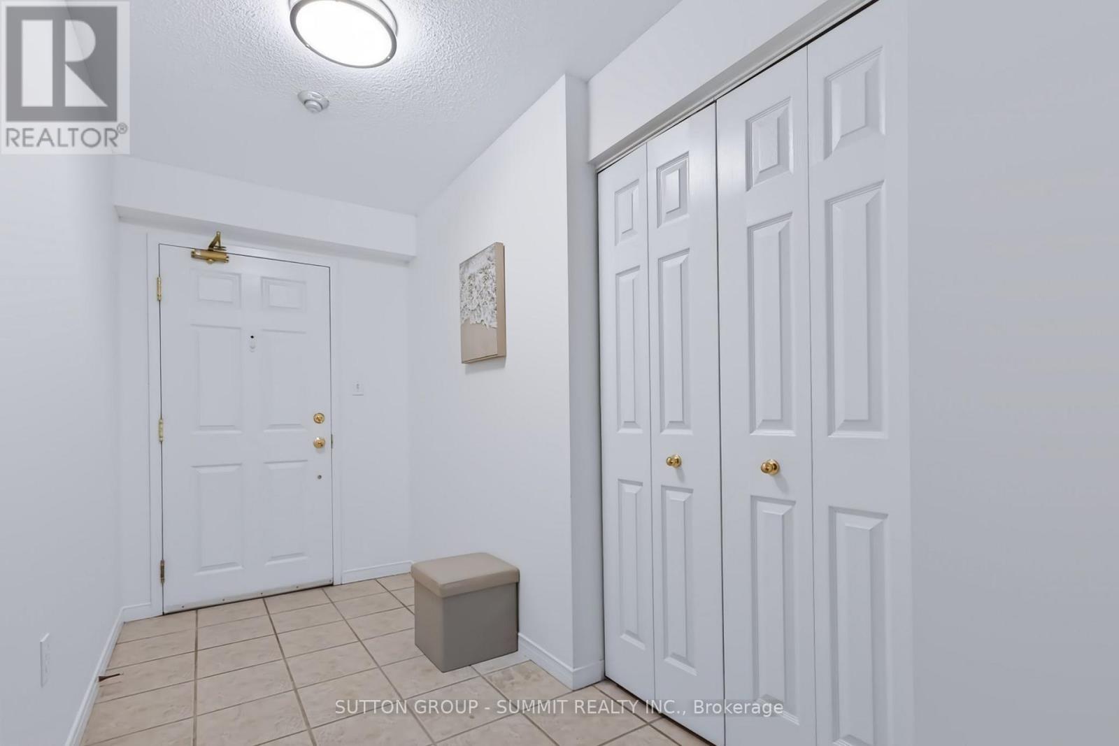 B205 - 216 Plains Road W, Burlington, Ontario  L7T 4K8 - Photo 4 - W13668656