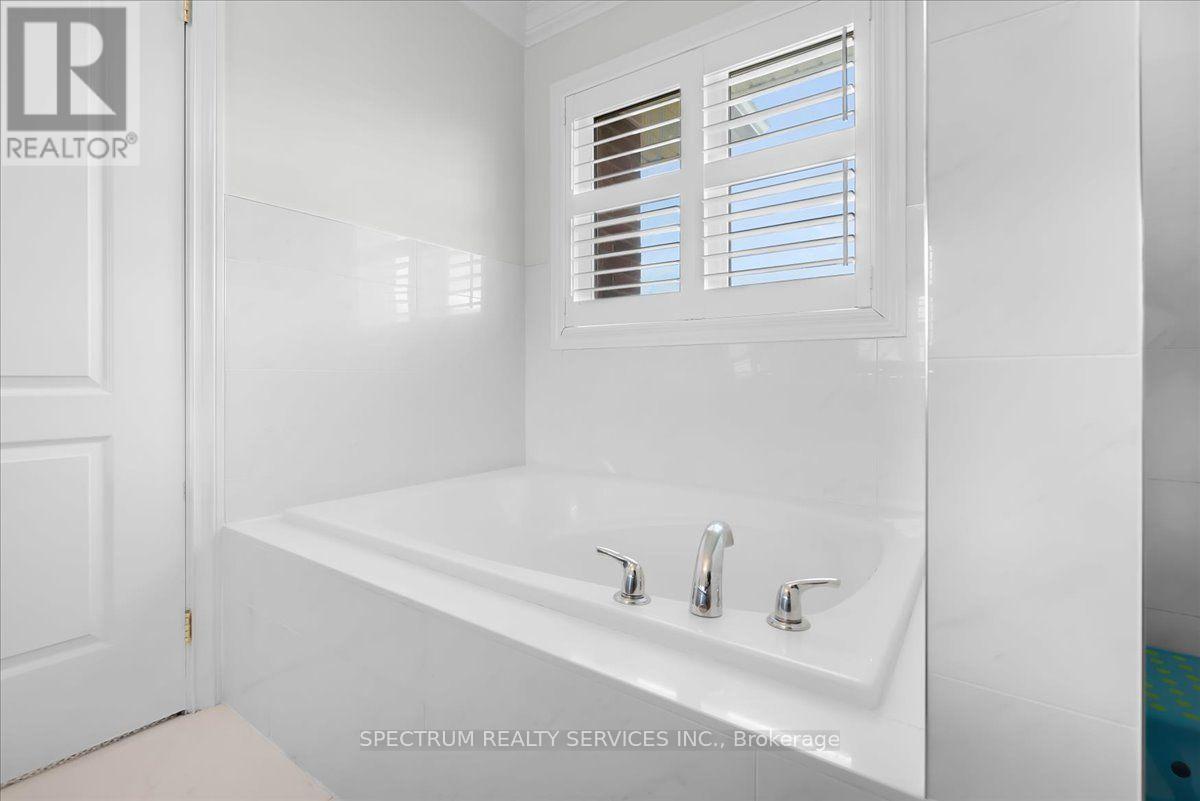1379 Rolph Terrace, Milton, Ontario  L9T 7E1 - Photo 16 - W13668824