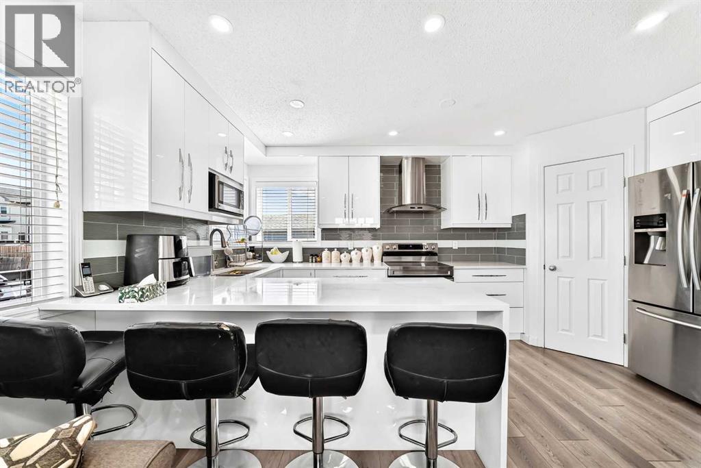 24 Taralake Road NE, Calgary, Alberta  T3J 0B1 - Photo 4 - A2327189