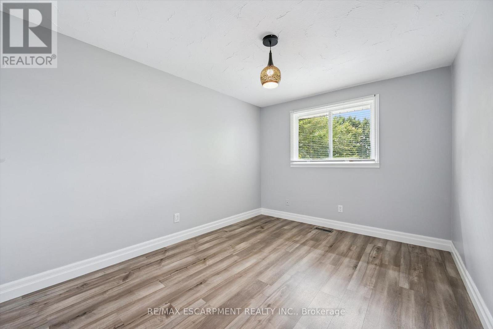 847 Doon Village Road, Kitchener, Ontario  N2P 1A1 - Photo 20 - X13668714