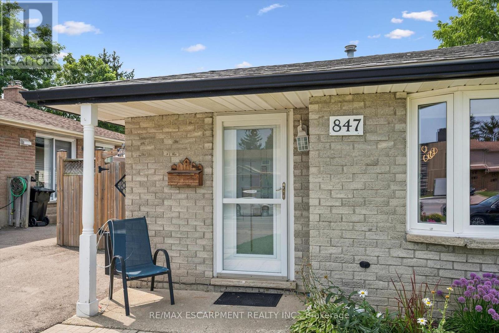 847 Doon Village Road, Kitchener, Ontario  N2P 1A1 - Photo 4 - X13668714