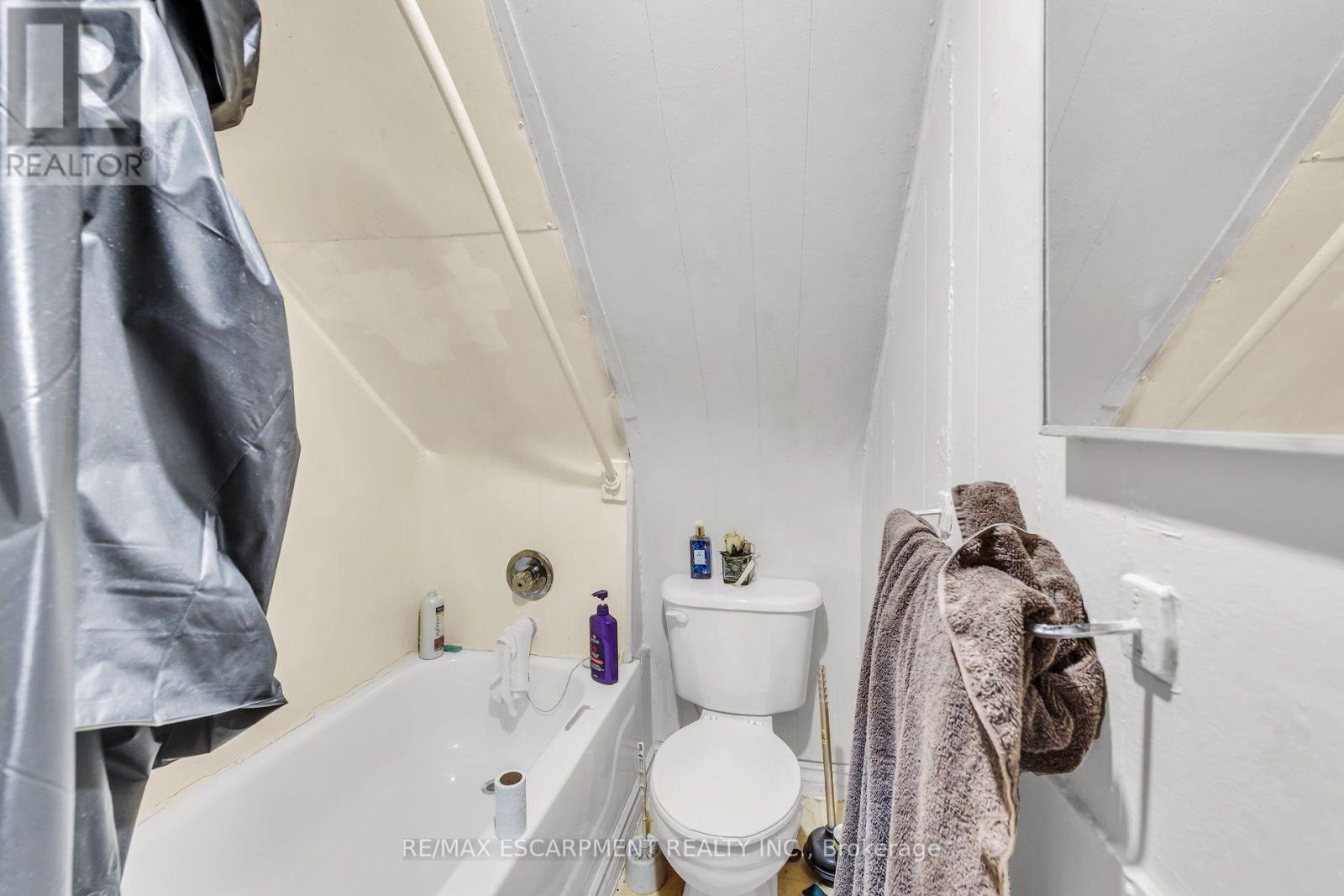 1367 Cannon Street E, Hamilton, Ontario  L8H 1W2 - Photo 36 - X13668816