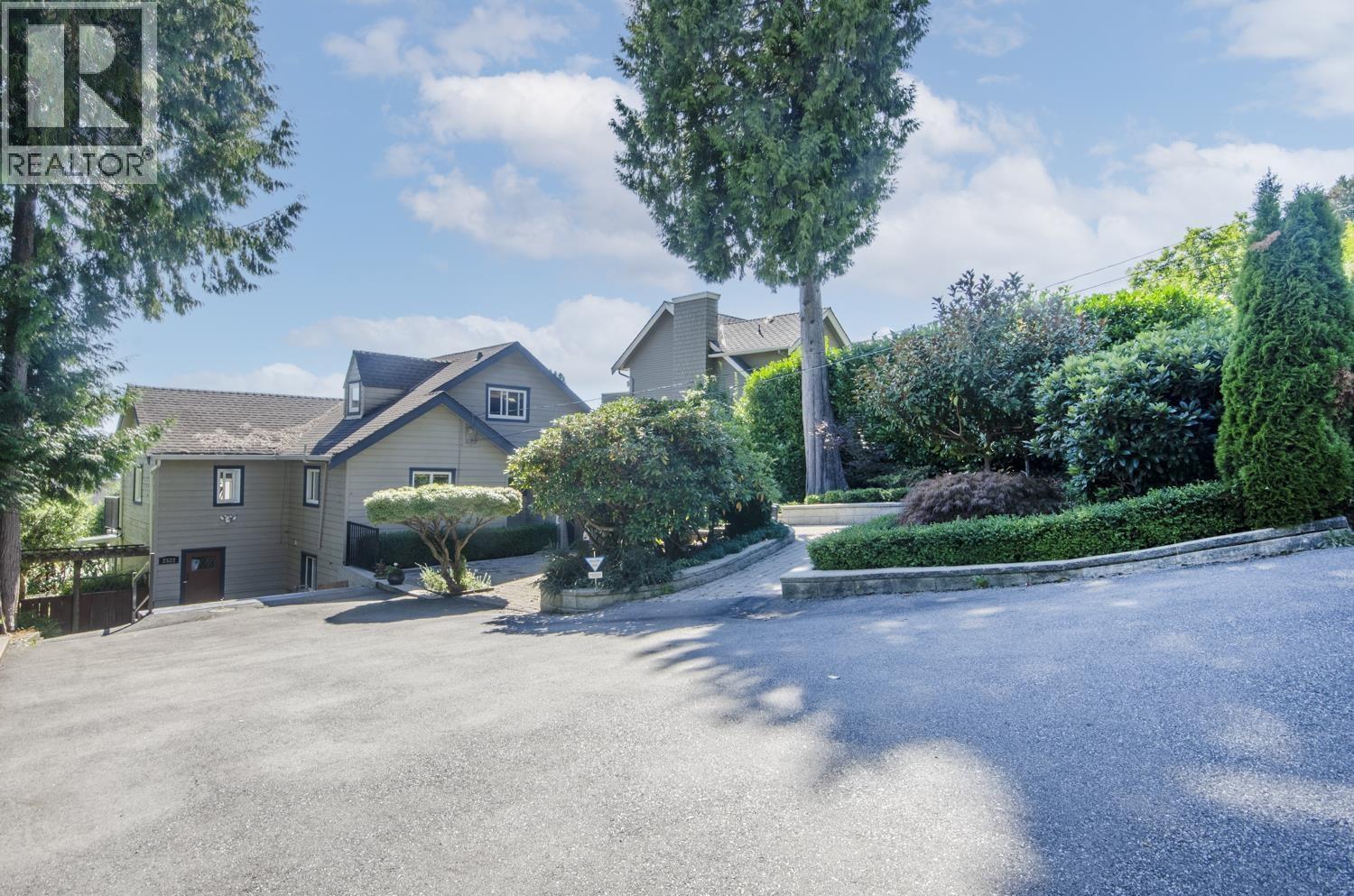 2522 Nelson Avenue, West Vancouver, British Columbia  V7V 2R6 - Photo 1 - R3140861