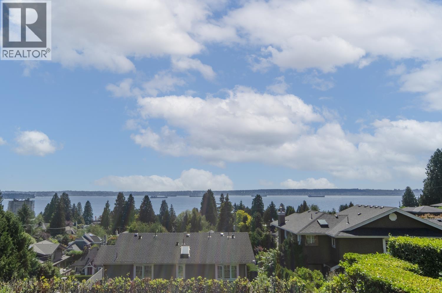 2522 Nelson Avenue, West Vancouver, British Columbia  V7V 2R6 - Photo 3 - R3140861