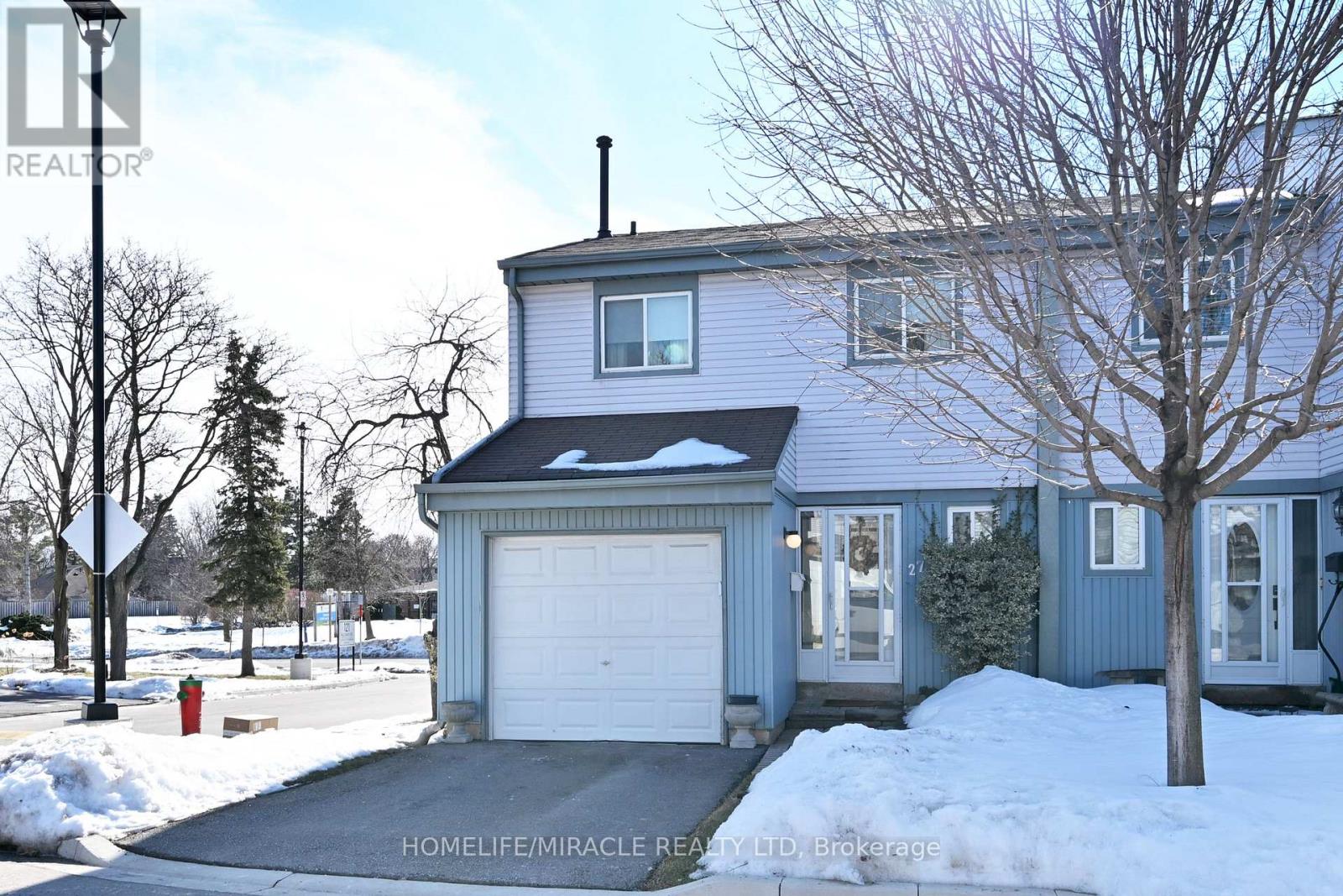 27 - 121 FALCONER DRIVE, Mississauga, Ontario