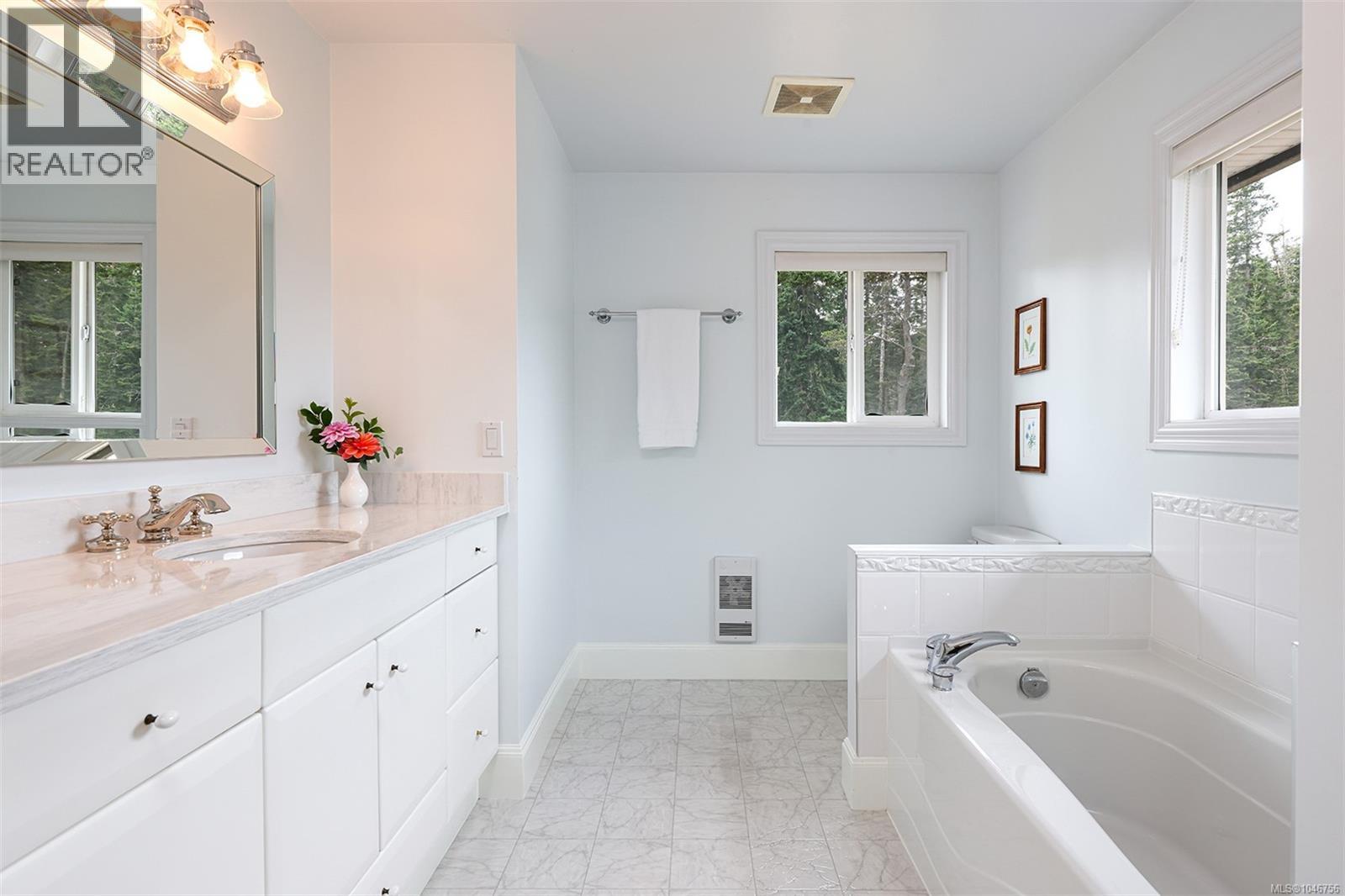 485 Southwind Rd, Comox, British Columbia  V9M 3T9 - Photo 39 - 1046756