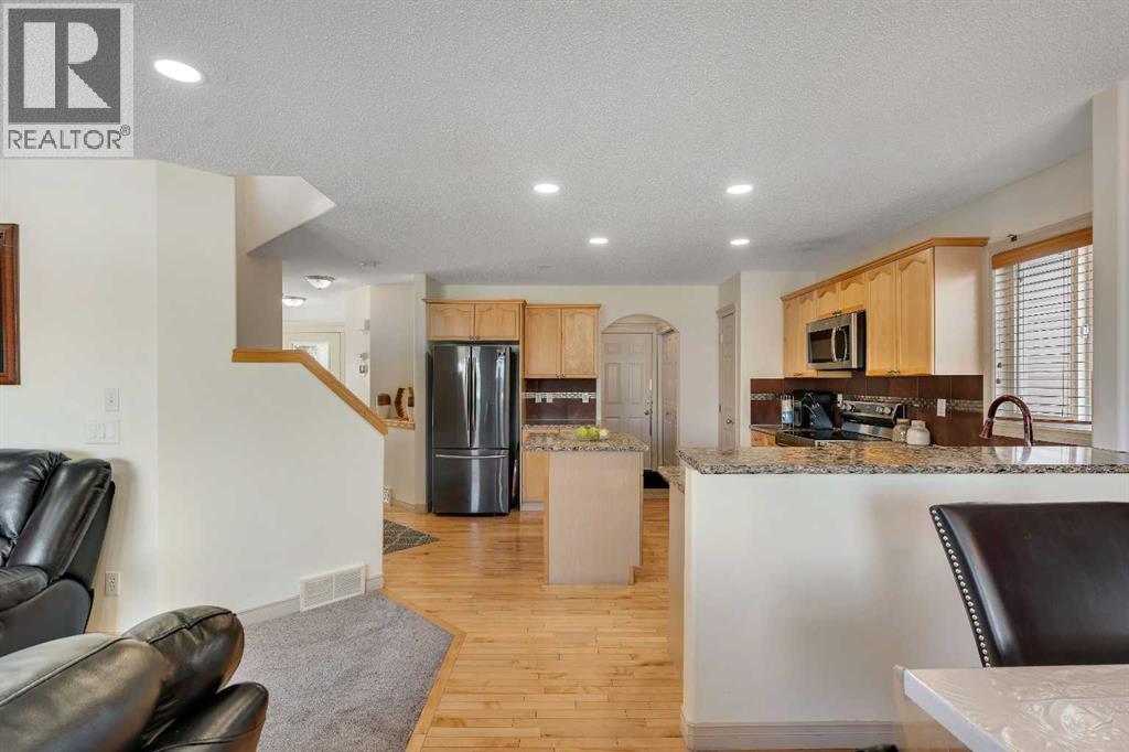 133 Everwoods Close SW, Calgary, Alberta  T2Y 5A6 - Photo 11 - A2326136