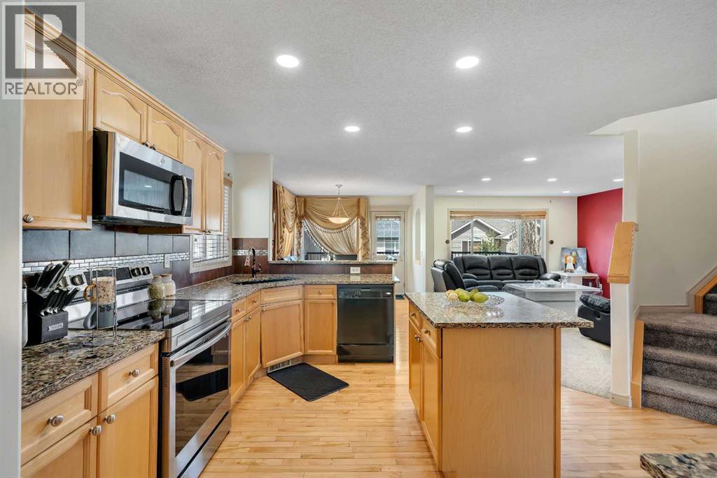 133 Everwoods Close SW, Calgary, Alberta  T2Y 5A6 - Photo 12 - A2326136