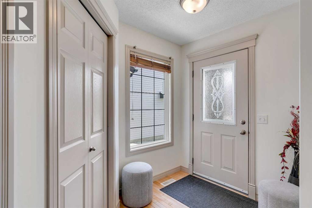 133 Everwoods Close SW, Calgary, Alberta  T2Y 5A6 - Photo 4 - A2326136