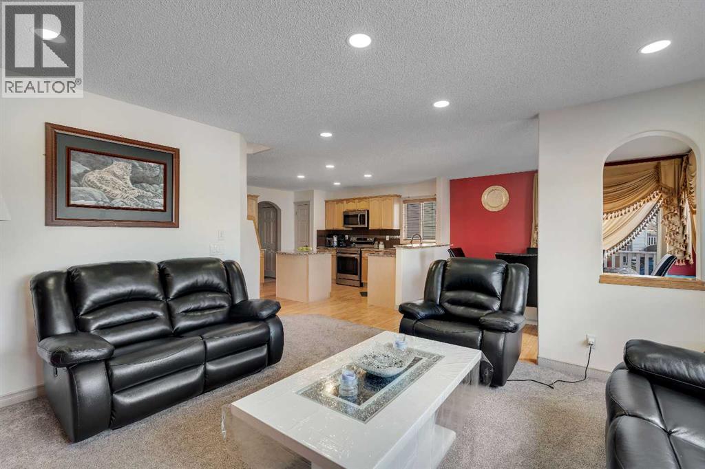 133 Everwoods Close SW, Calgary, Alberta  T2Y 5A6 - Photo 8 - A2326136