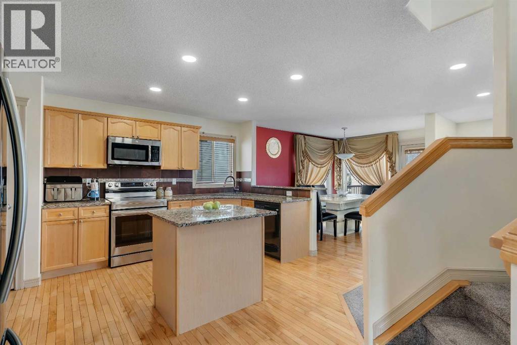 133 Everwoods Close SW, Calgary, Alberta  T2Y 5A6 - Photo 5 - A2326136