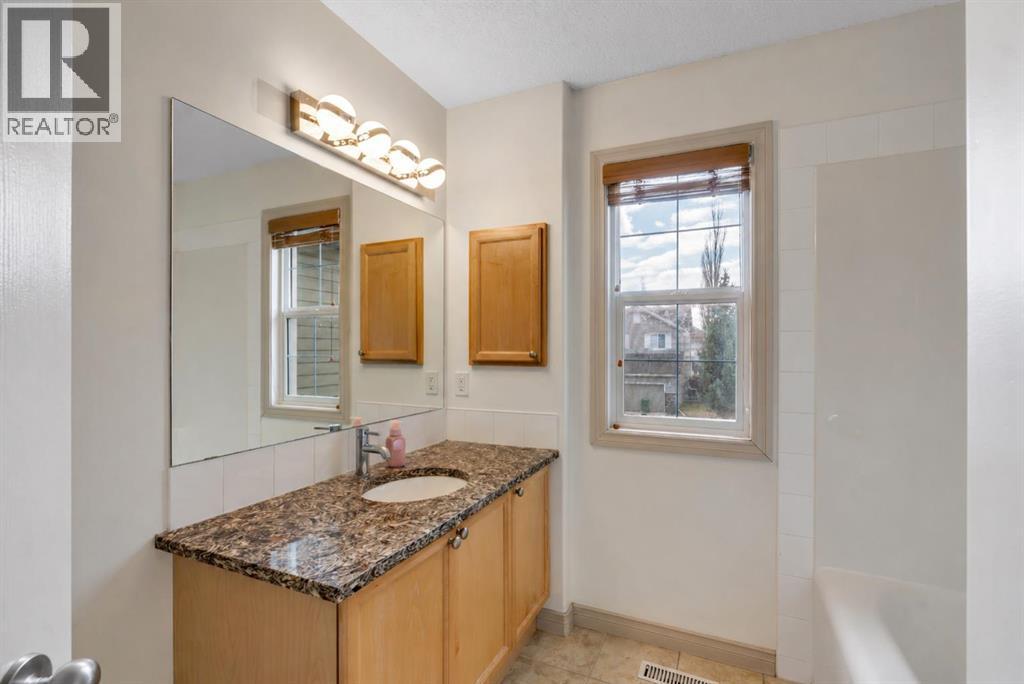 133 Everwoods Close SW, Calgary, Alberta  T2Y 5A6 - Photo 26 - A2326136
