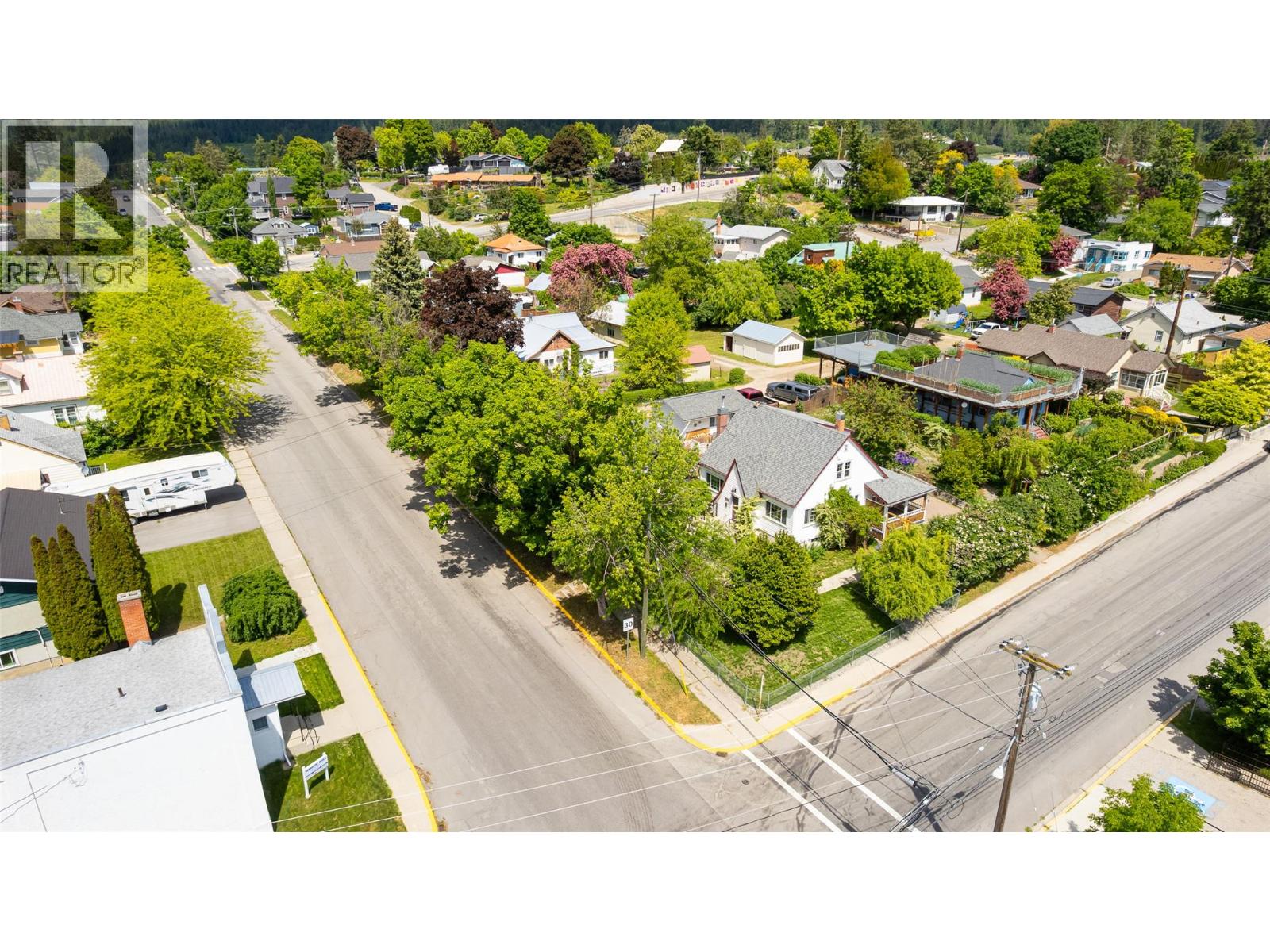 306 10th Avenue N, Creston, British Columbia  V0B 1G0 - Photo 5 - 10388711
