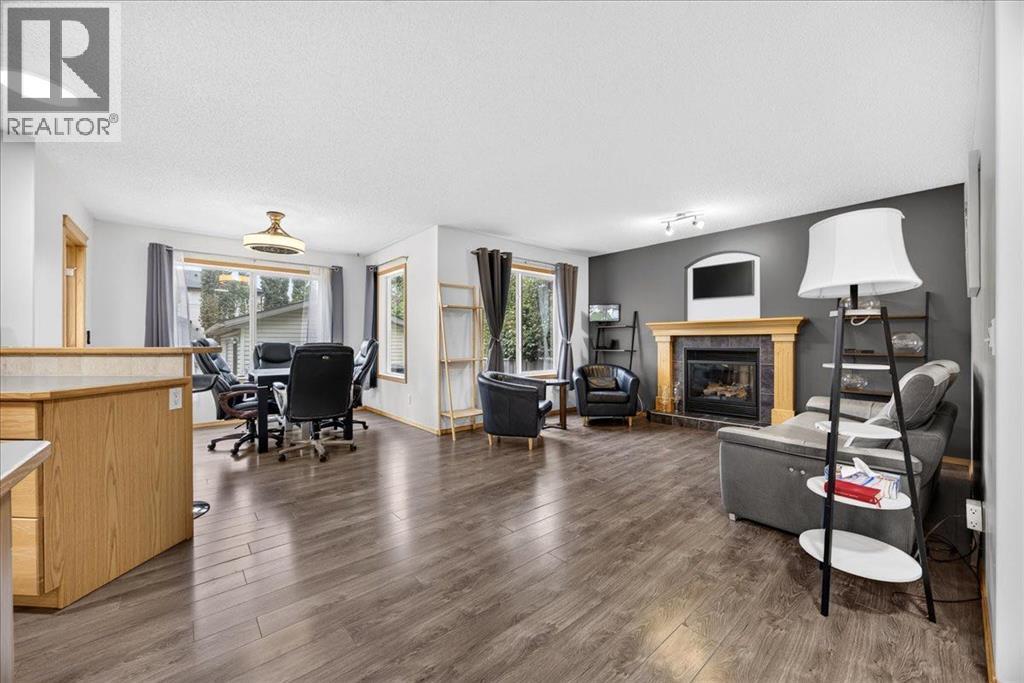 2745 Coopers Manor SW, Airdrie, Alberta  T4B 3J8 - Photo 6 - A2336267