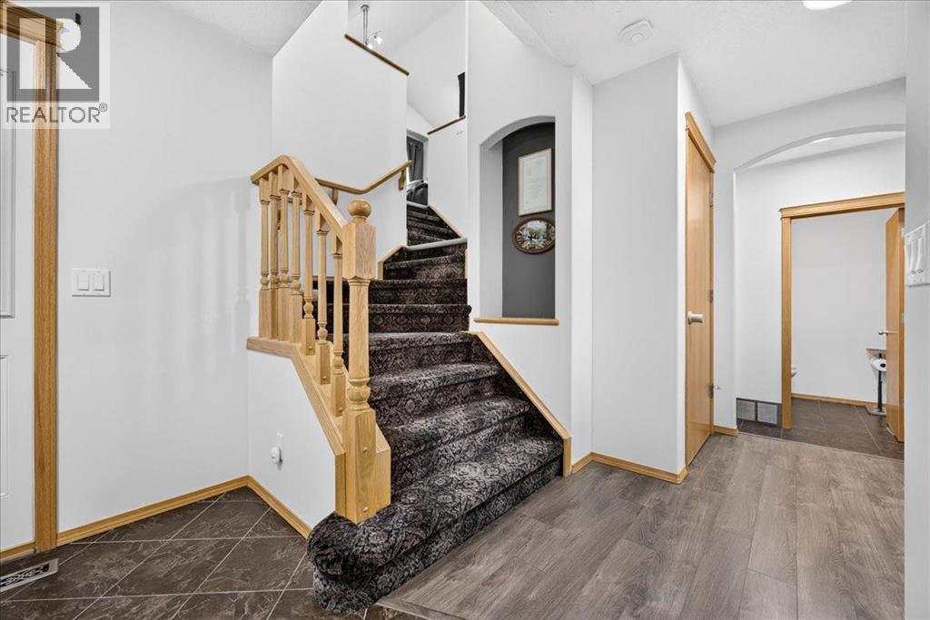 2745 Coopers Manor SW, Airdrie, Alberta  T4B 3J8 - Photo 17 - A2336267