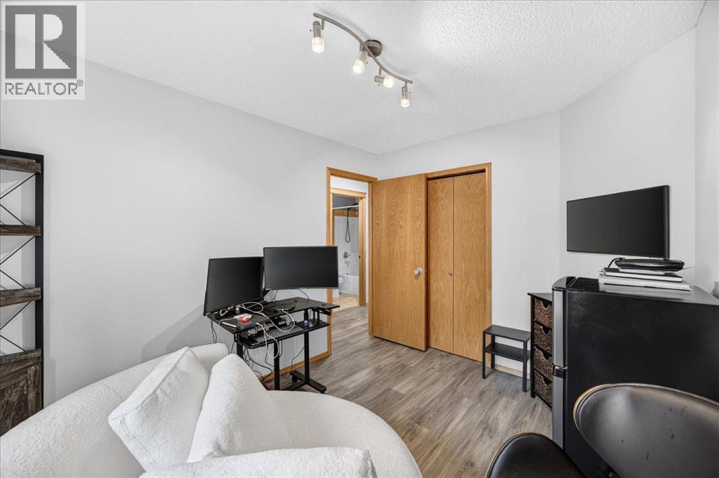 2745 Coopers Manor SW, Airdrie, Alberta  T4B 3J8 - Photo 25 - A2336267