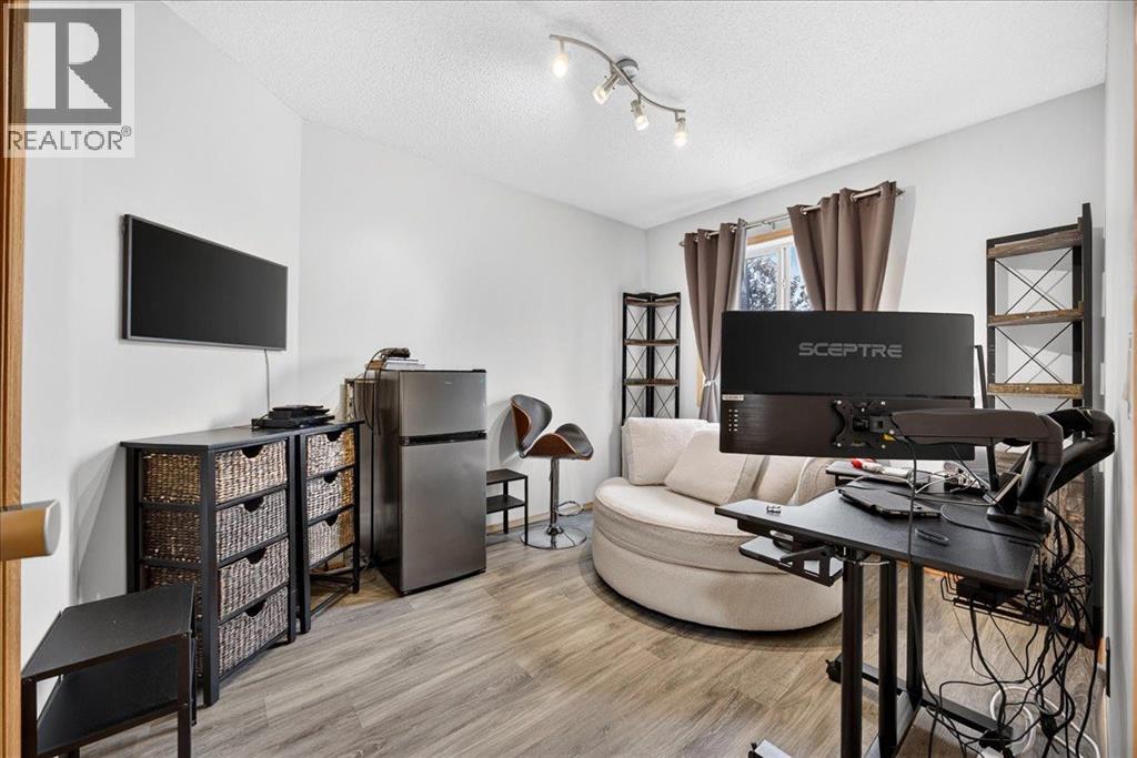 2745 Coopers Manor SW, Airdrie, Alberta  T4B 3J8 - Photo 24 - A2336267