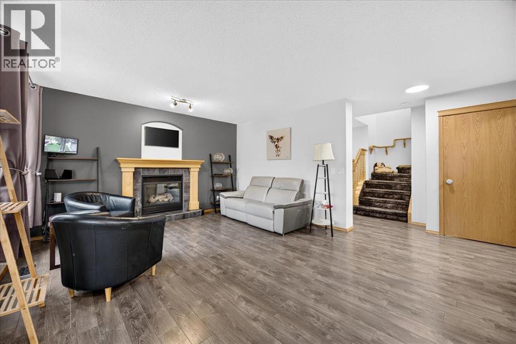 2745 Coopers Manor SW, Airdrie, Alberta  T4B 3J8 - Photo 9 - A2336267