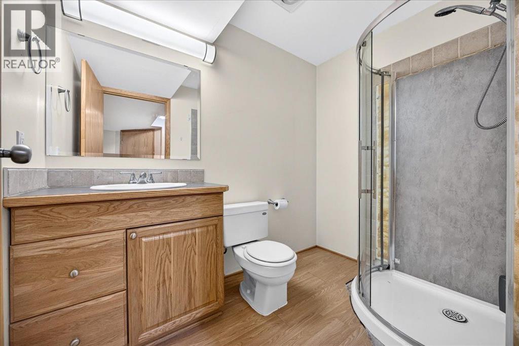 2745 Coopers Manor SW, Airdrie, Alberta  T4B 3J8 - Photo 34 - A2336267
