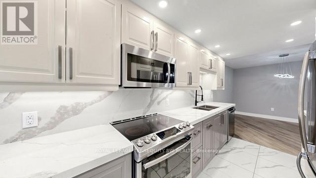 512 - 7440 Bathurst Street, Vaughan, Ontario  L4J 7K8 - Photo 3 - N13171858