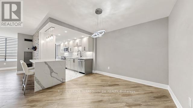 512 - 7440 Bathurst Street, Vaughan, Ontario  L4J 7K8 - Photo 5 - N13171858