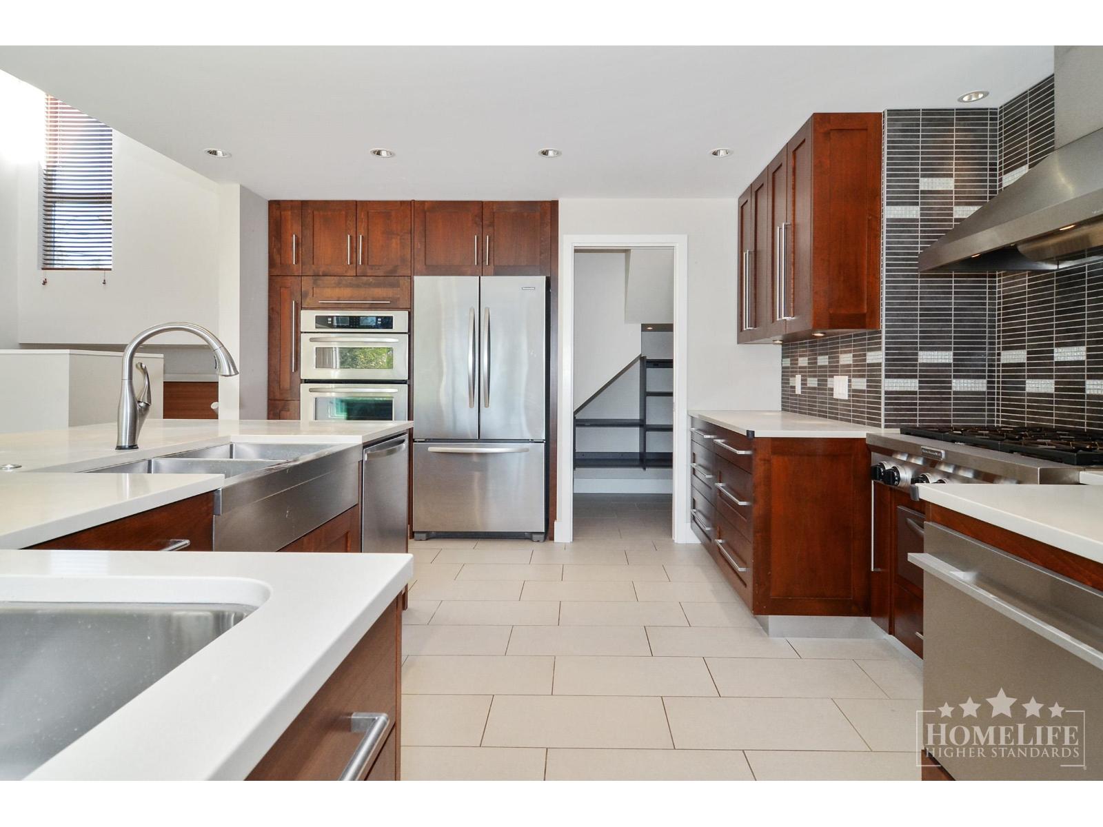 House 15728 Buena Vista Avenue, White Rock, British Columbia  V4B 1Z7 - Photo 5 - R3155321