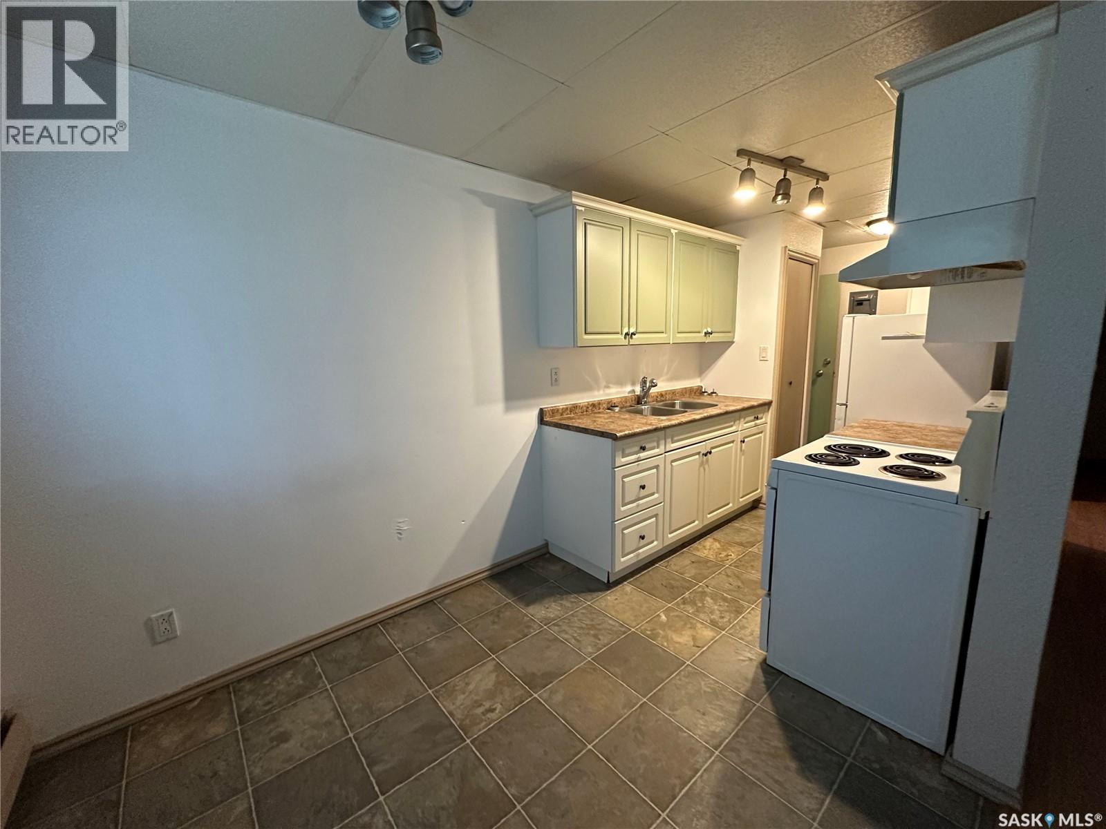 113 3rd Street E, St. Walburg, Saskatchewan  S0M 0E2 - Photo 6 - SK045403