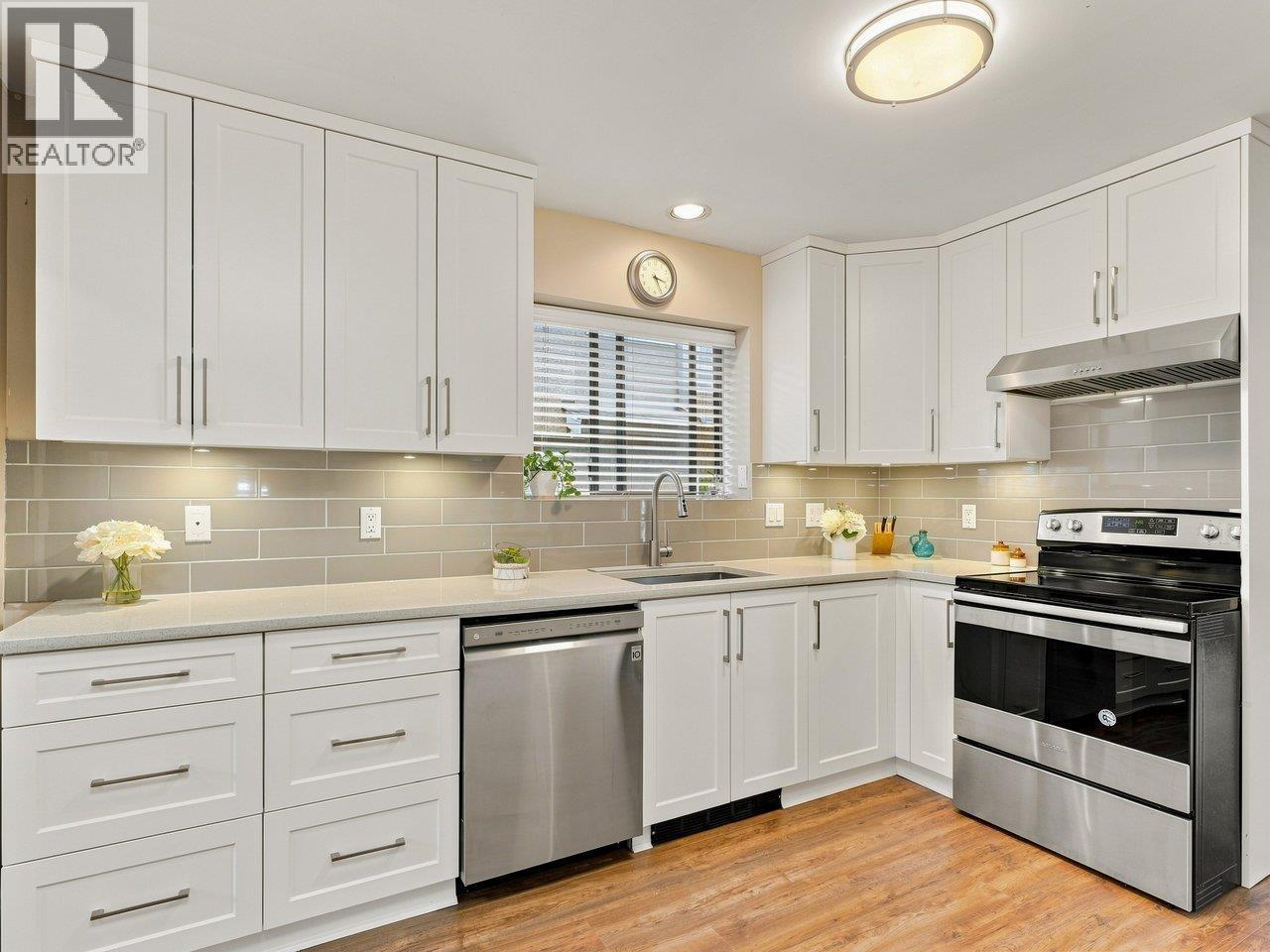 22 2133 St. Georges Avenue, North Vancouver, British Columbia  V7L 3K5 - Photo 5 - R3152210